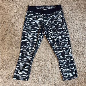 Nike Dri-Fit Capri leggings size M